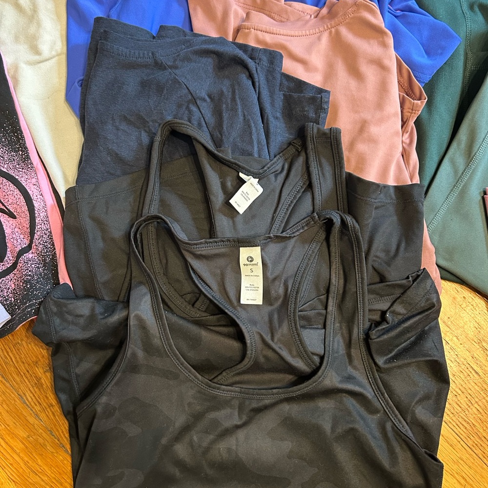 Assorted Activewear Bundle - image 4